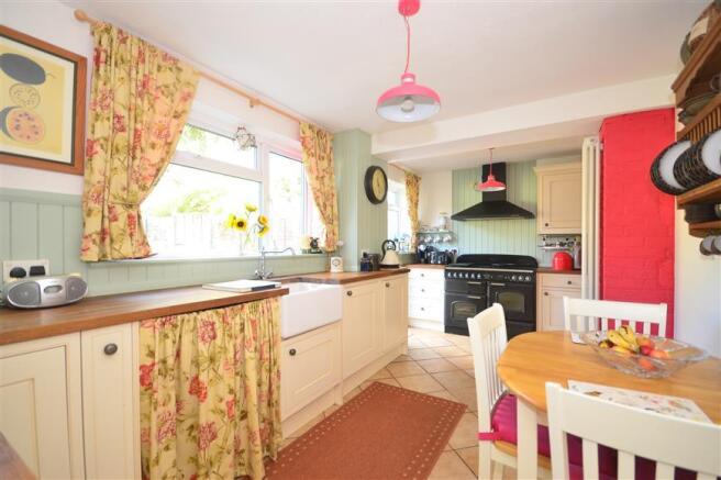 Kitchen/Breakfast Area