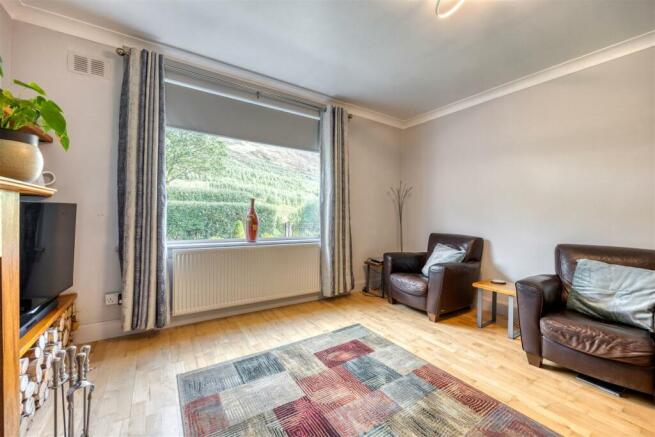 10_CROSSHOUSE_RD_CAMPSIE_GLEN_012.JPEG