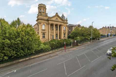 High Street, Heckmondwike, West Yorkshire, WF16