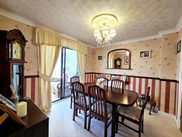 4 bed Detached for sale Image 8