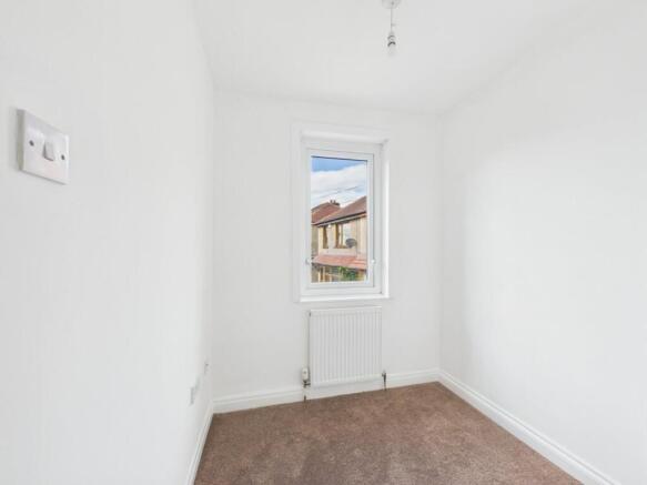 3 bed Semi-Detached for sale Image 6