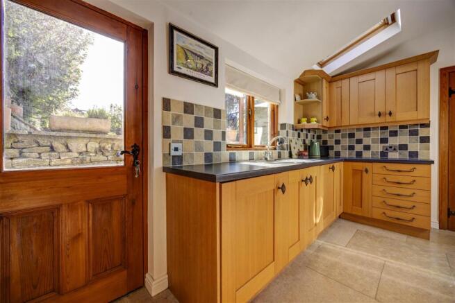 2 bed Terraced for sale Image 11