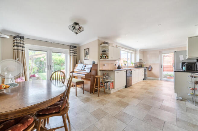 House in Wokingham - View 3