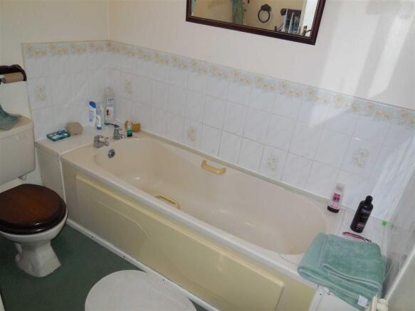 Bathroom (side)