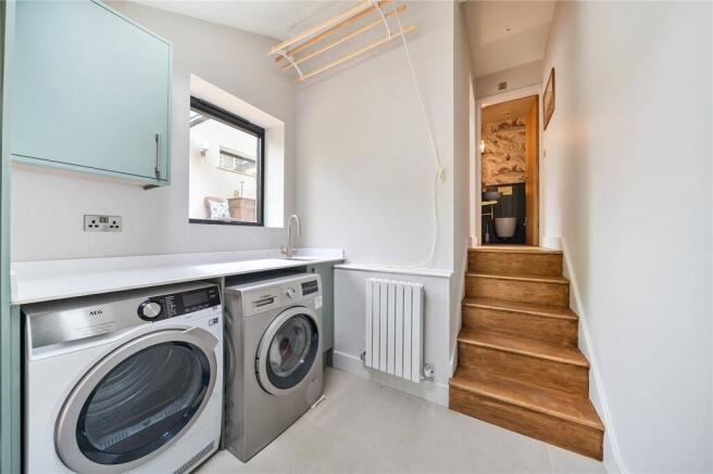 5 bed Semi-Detached for sale Image 10