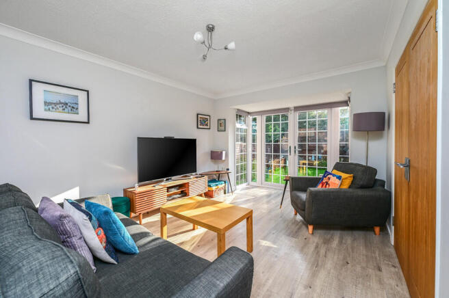 35 Ashbury Drive ...