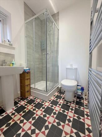 4 bed House for sale Image 9