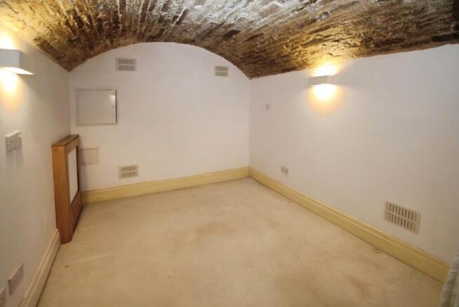3 bed Terraced for sale Image 11