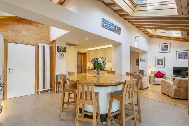 Open Plan Kitchen/Diner & Living Space