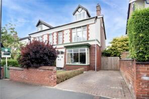 6, Axholme Road, Wheatley, Doncaster DN2 4AW