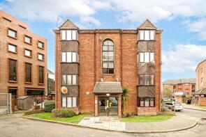 1, Vardon Close, London W3 6YW