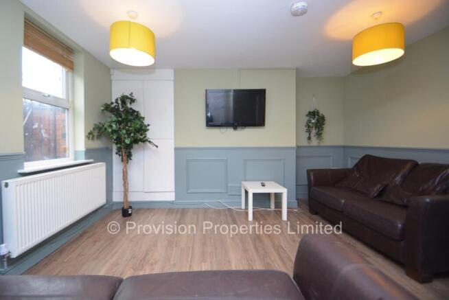 6 bed Terraced to rent Image 10