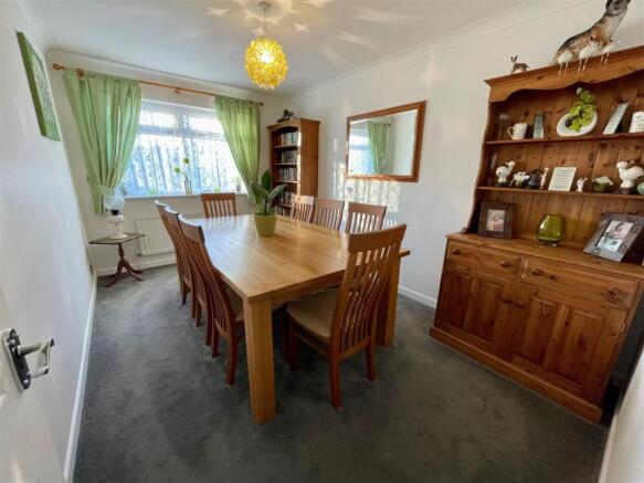 3. dining rm.jpg