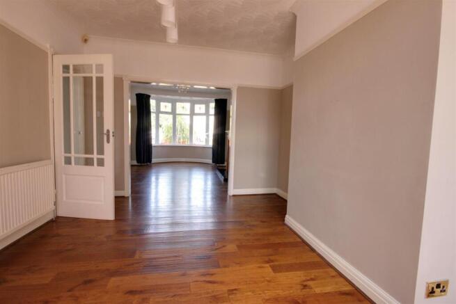 3 bed House for sale Image 3