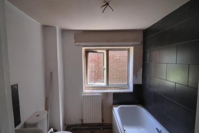 2 bed Flat for sale Image 6
