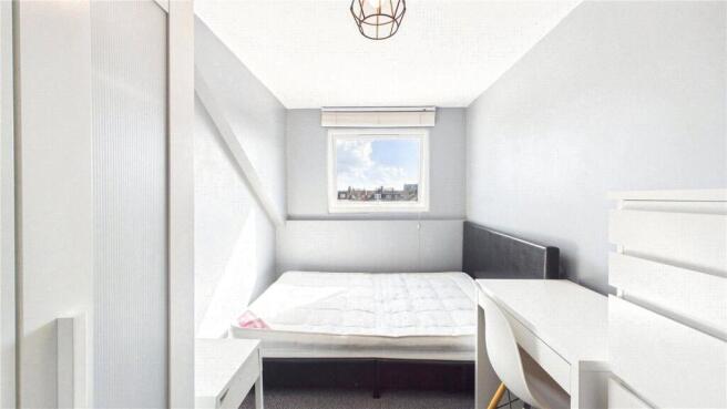 12 bed Apartment to rent Image 6