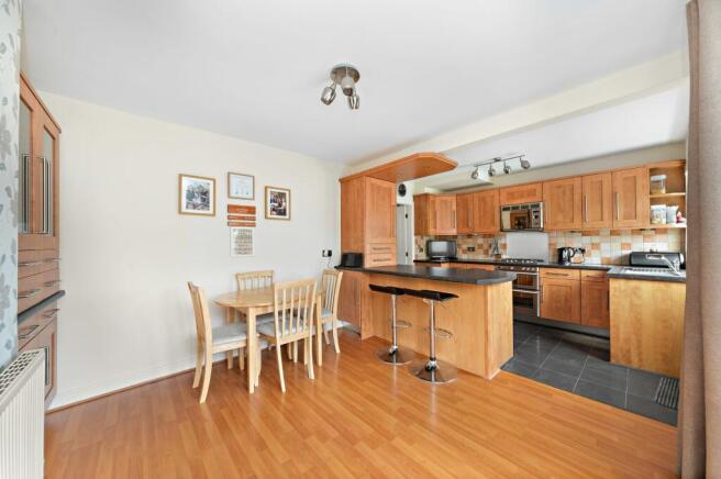 OPEN-PLAN DINING KITCHEN