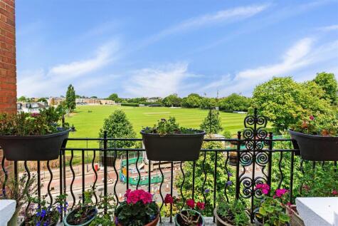 Castelnau, Barnes, SW13