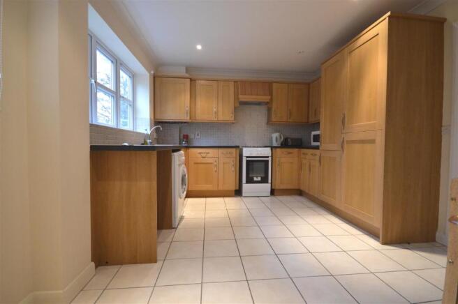 Kitchen 1.JPG