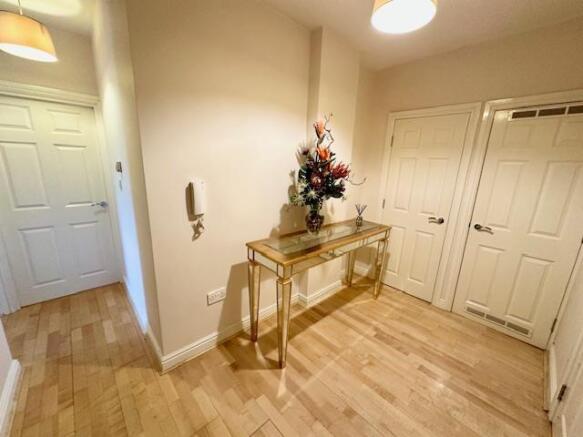 1 bed Flat for sale Image 5