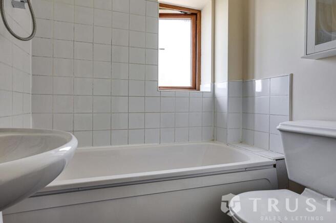 3 bed Terraced to rent Image 9