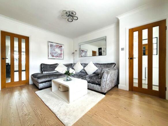 3 bed Semi-Detached for sale Image 6