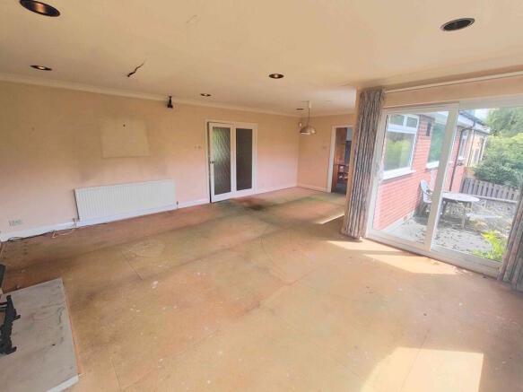 4 bed Detached Bungalow for sale Image 8
