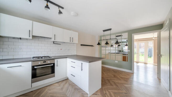 3 bed Semi-Detached for sale Image 4