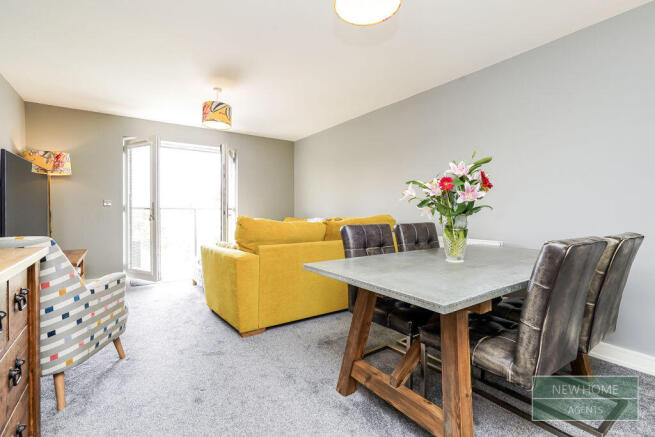 2 bed Flat for sale Image 6