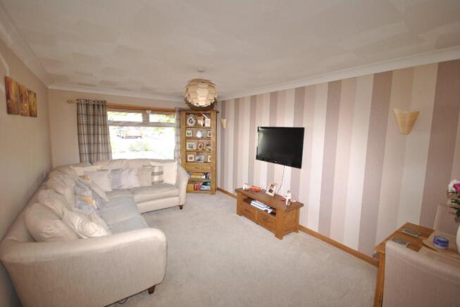 LOUNGE DINING ROOM
