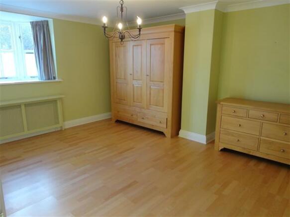 MAIN BEDROOM