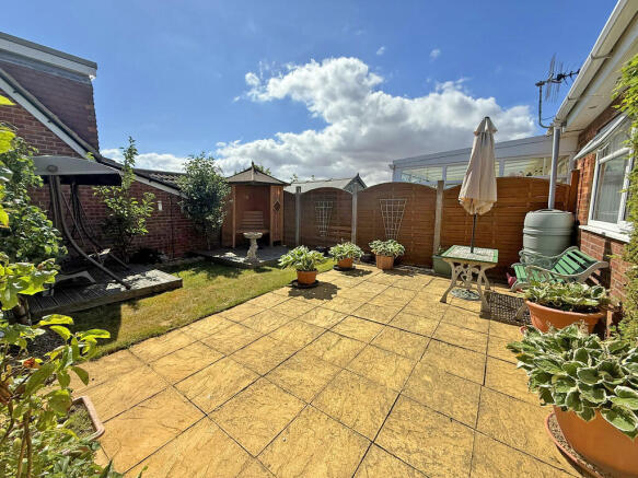 2 bed Semi-Detached Bungalow for sale Image 10