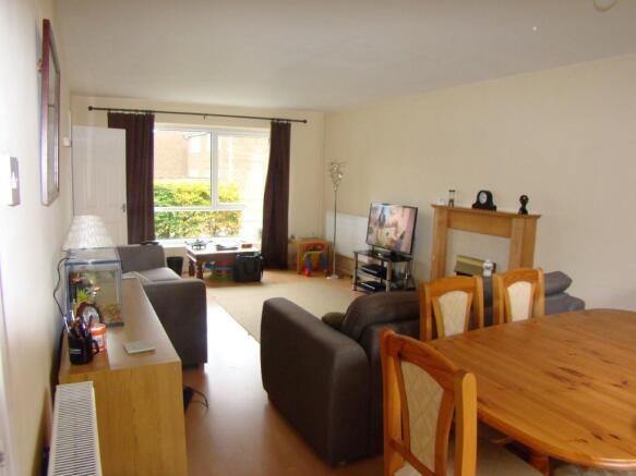 Lounge/Dining Rm