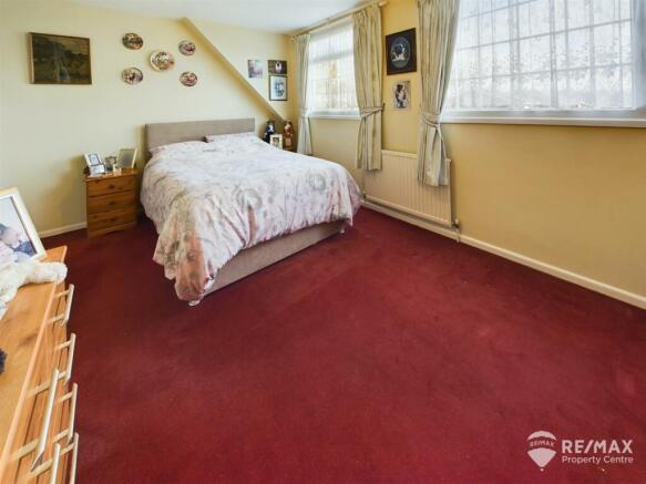 Bedroom 1.jpg