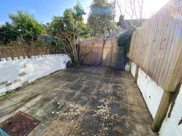 15 Bell Street - rear garden.jpg