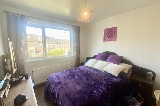 3 bed Semi-Detached to rent Image 12