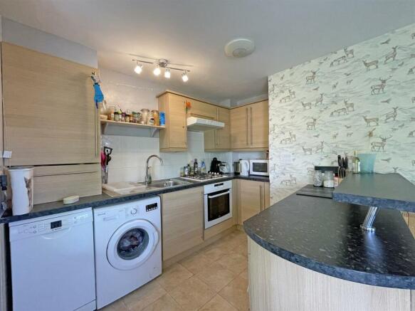 Endeavour court 70 kitchen for front.jpg