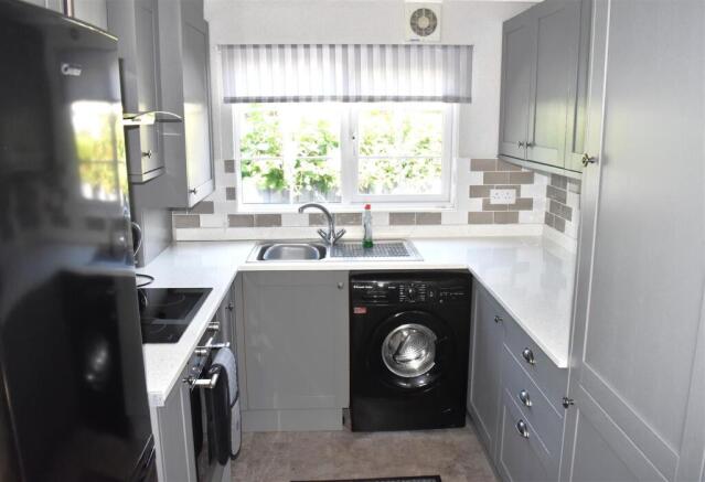 2 bed Park Home for sale Image 2