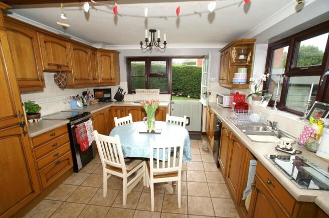 Kitchen/Breakfast Rm