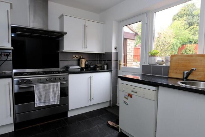 011 Kitchen.JPG