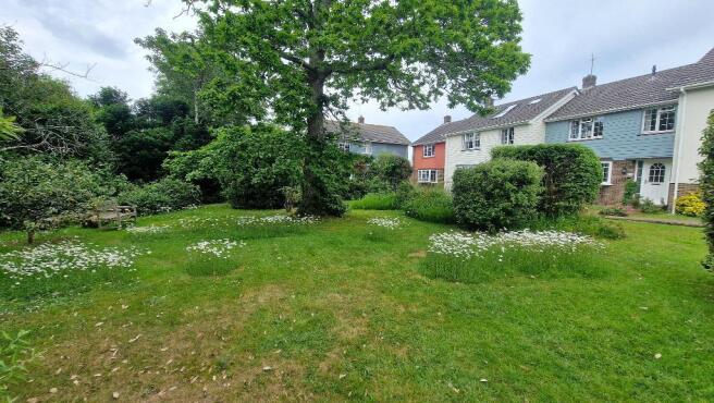 Front overlooking Communal Gardens