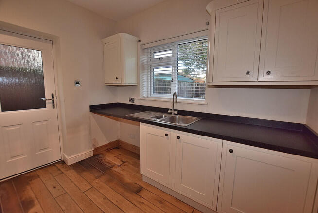 4 bed Semi-Detached for sale Image 9