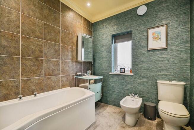 3 bed Terraced for sale Image 11
