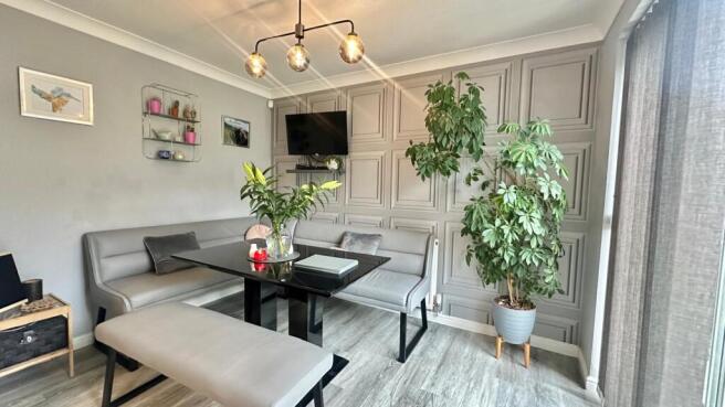 3 bed Semi-Detached for sale Image 6