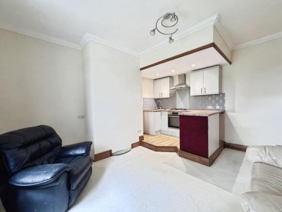 1 bed Semi-Detached for sale Image 6