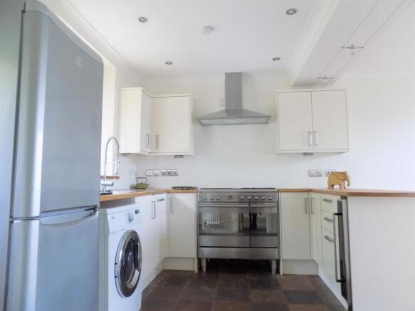 Kitchen/ Dining Room