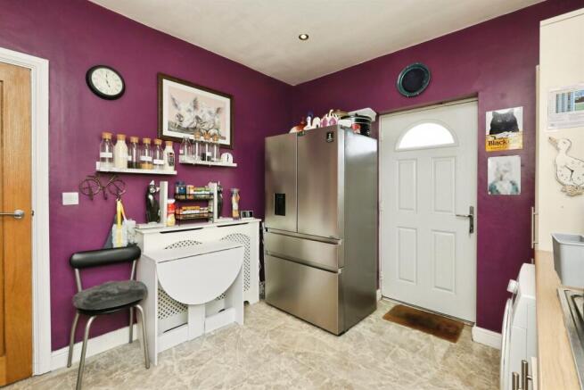 2 bed Semi-Detached Bungalow for sale Image 9