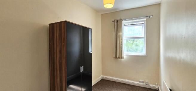3 bed Terraced to rent Image 6