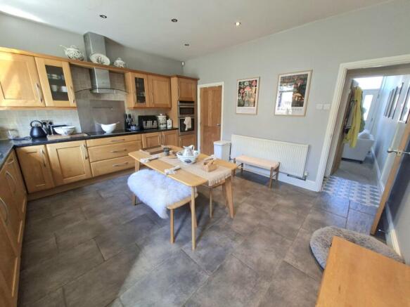 2 bed Semi-Detached for sale Image 6