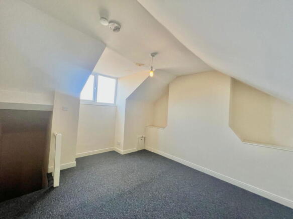 2 bed Terraced to rent Image 7